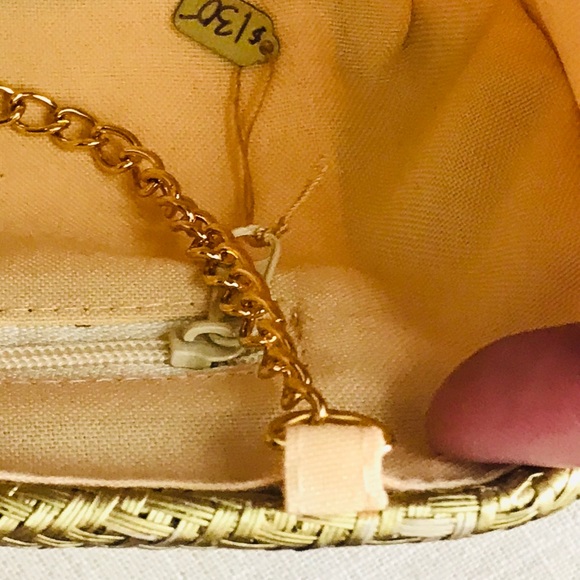 Marjorie Bloom, Buntal bean shape clutch - Picture 7 of 7